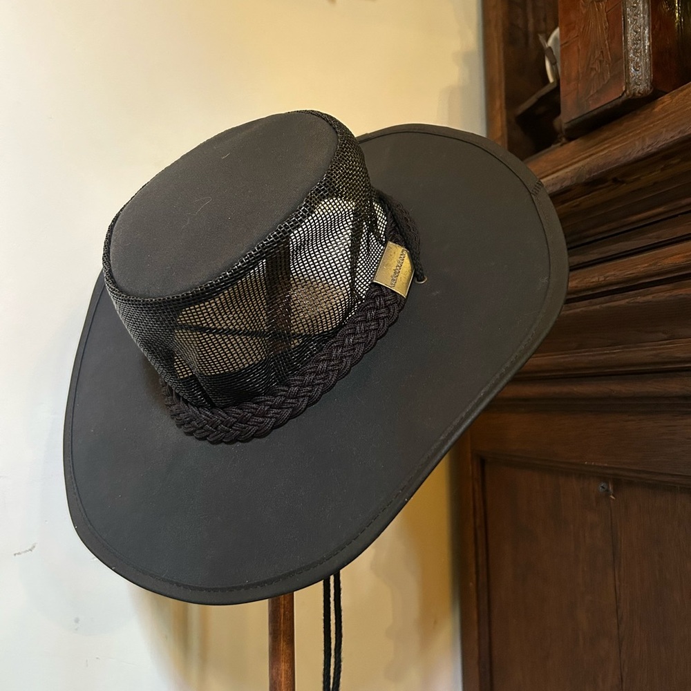 Black walkabout.com Mesh Sun Hat